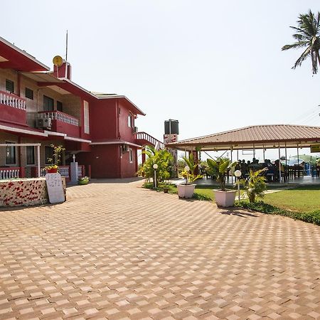 Oceans 7 Inn Calangute Bagian luar foto