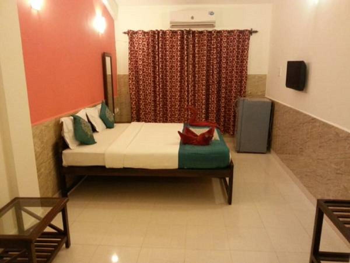 Oceans 7 Inn Calangute Bagian luar foto