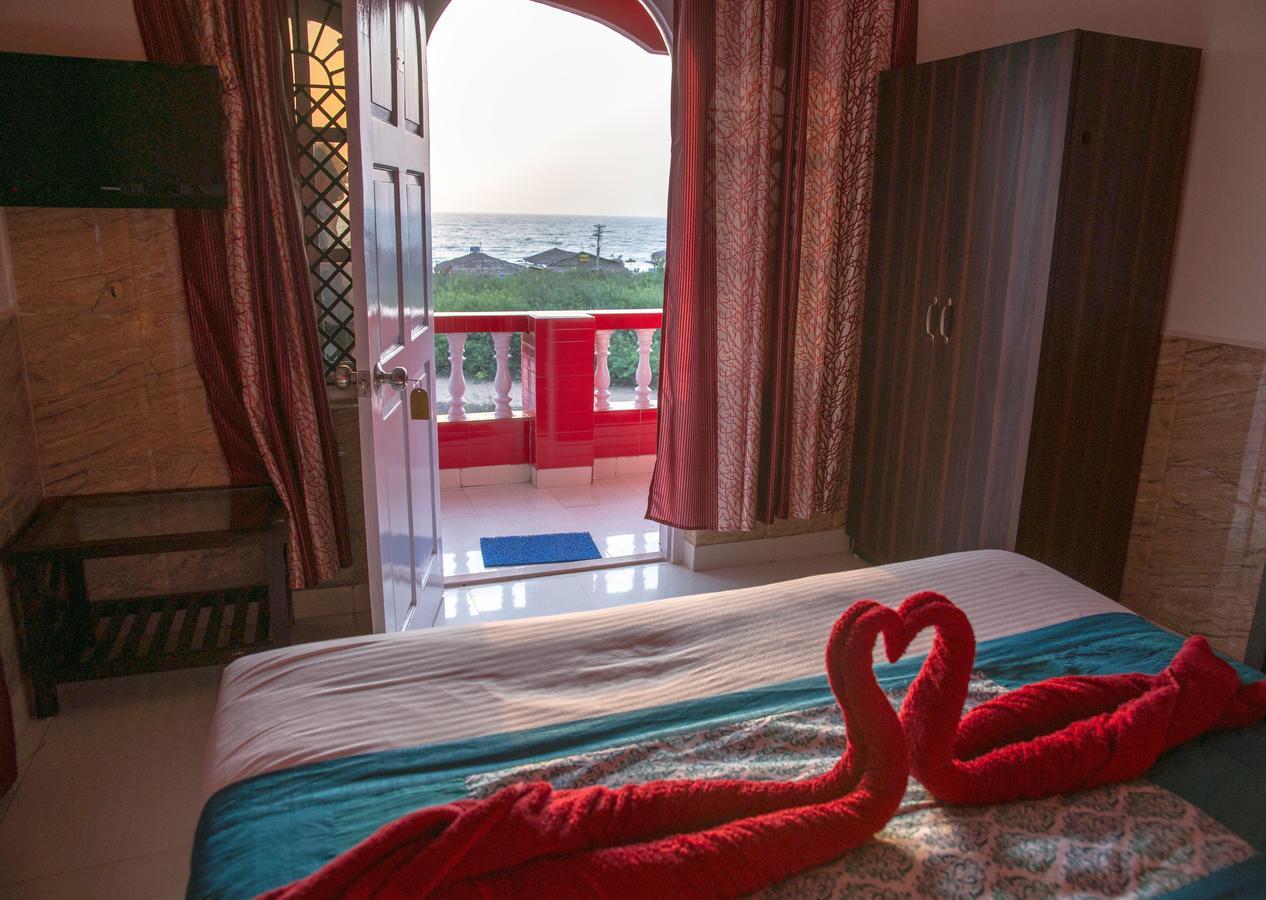 Oceans 7 Inn Calangute Bagian luar foto