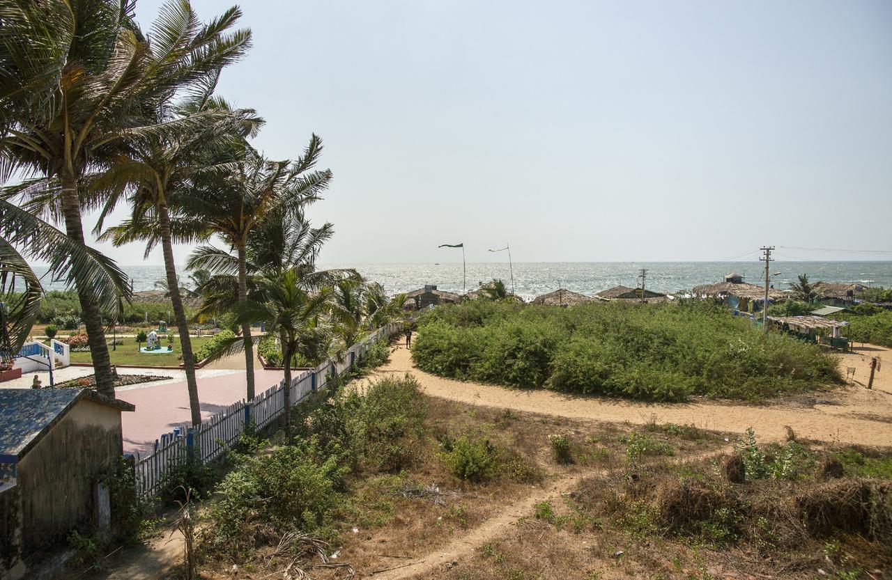 Oceans 7 Inn Calangute Bagian luar foto